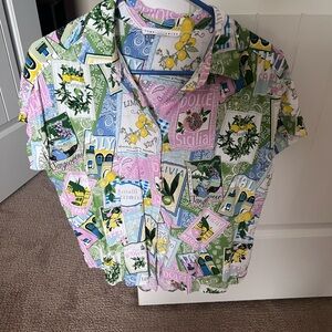 Jane + Delancey Graphic button up blouse